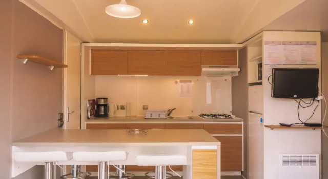 Кровать в общем номере Camping Les Jardins de la Mer