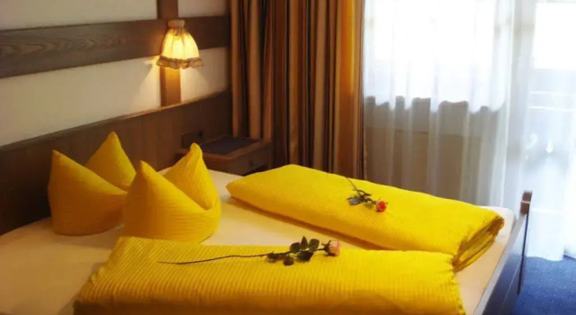 Zur alten Mhle Pension, Rezerwuj Hotel Hotele w Tyrol z parkingiem, Parking