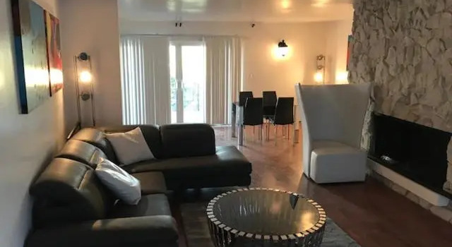 4 bedroom and 3 bath home close to universal studio and Hollywood, Забронировать Отель Шерман Окс San Fernando Valley