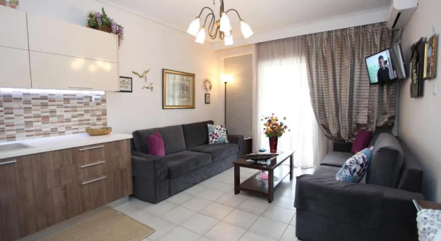 Luxury flat in Platamonas 2' from the beach! Great VFM!!!, Book Hotel Platamonas 