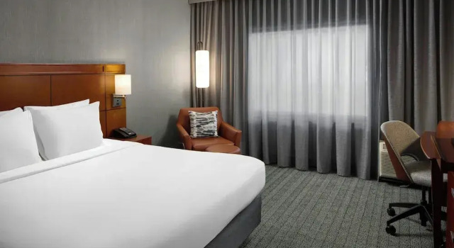 Люкс Courtyard by Marriott Waldorf
