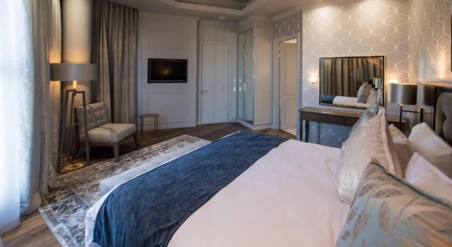 Апартаменты Mayfair Hotel
