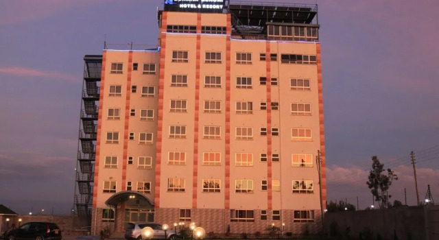 Buraha Zenoni Hotel and Resort