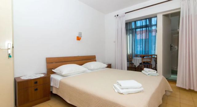 Rooms Holiday Vibes, Забронировать Отель Водице Шибенско-Книнская жупания, рядом с Пристань для яхт ACI Водице