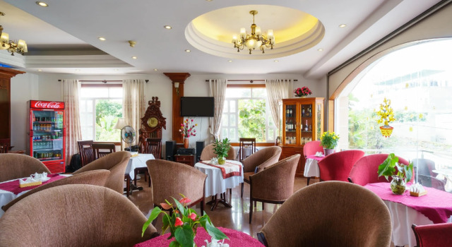 Hoa Phat Hotel & Apartment