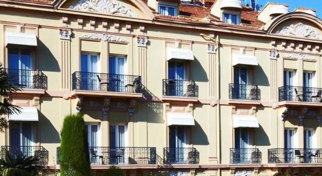 Номер Standard GOLDEN TULIP CANNES HOTEL de PARIS
