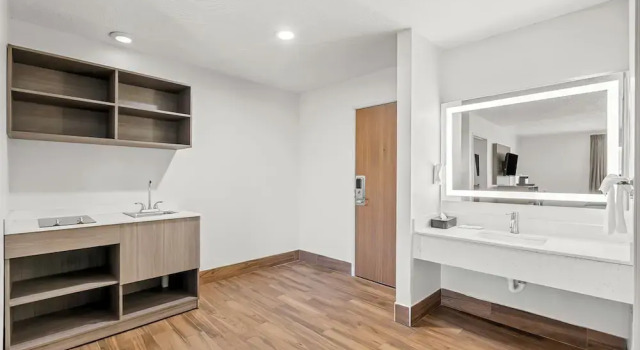 Четырёхместный люкс Quality Inn Beaver I-15