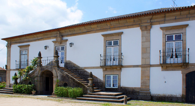Casa Dos Pombais, Забронировать Отель Отели Гимарайнш 3 звезды, рядом с Museu de Alberto Sampaio, 3*