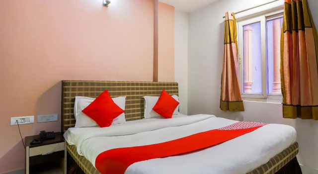 OYO 943 The Hotel Swastik Inn