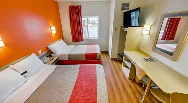 Номер Deluxe Motel 6 Brampton, ON - Toronto