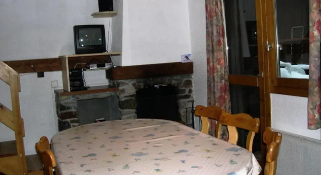 Appartement 8 Pers. Centre-Village 69130, Prenota Appartamento Hotel a Rodano-Alpi con parcheggio, Parcheggio