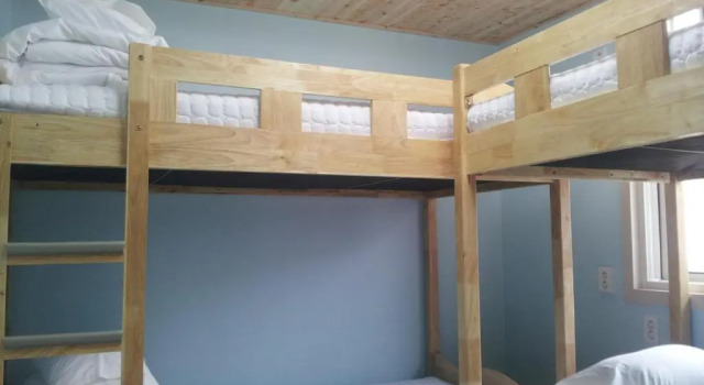 Кровать в общем номере (мужской номер) Gyeongju Namu Guesthouse