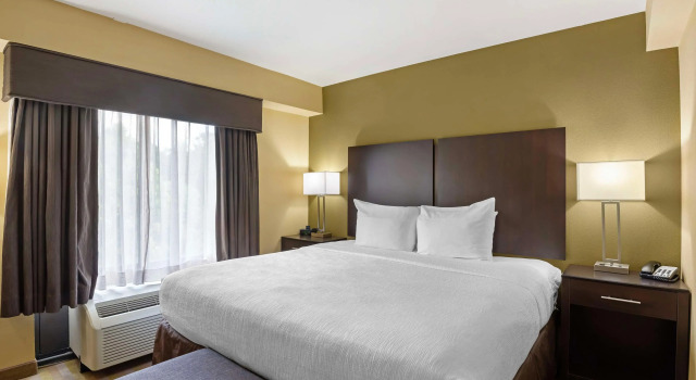 Best Western Plus Thornburg Inn & Suites, Boek Hotel Hotels in Virginia met parkeren, Parkeren