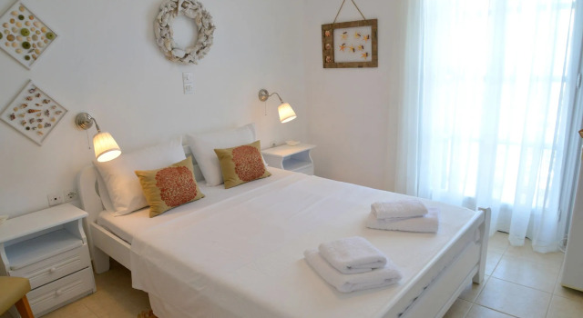 Heliotropio Studios & Apartments, Prenota Appartamento Hotel a Pollonia con colazione, Colazione
