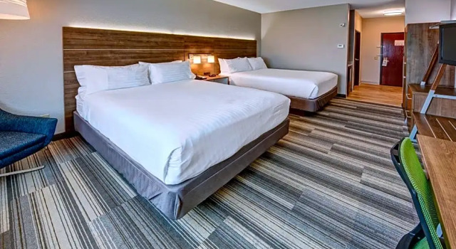 Люкс Holiday Inn Express Hotel and Suites Corsicana I-45 by IHG