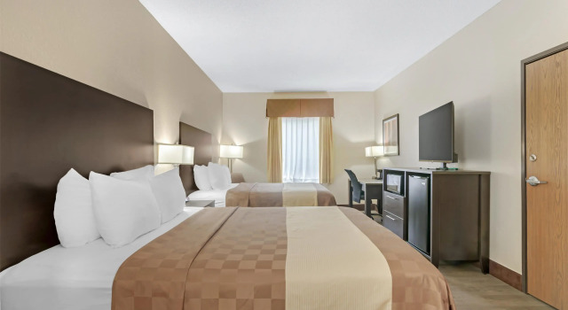 Четырёхместный номер Standard Best Western Teal Lake Inn