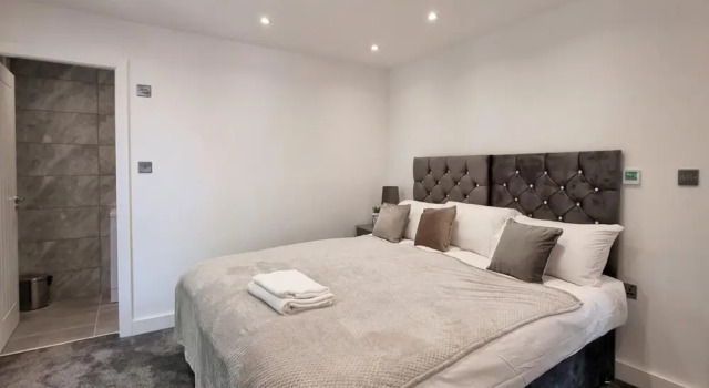 Lovely Modernist 4 Bed House, Prenota Hotel Trafford Inghilterra