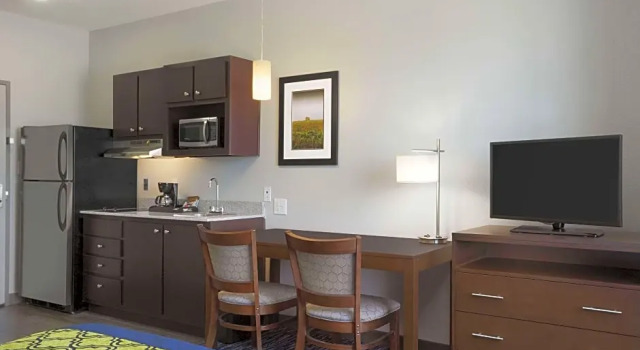 Четырёхместный номер Deluxe Hawthorn Suites by Wyndham San Angelo
