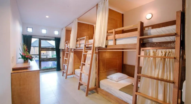 Кровать в общем номере Lokal Bali Hostel