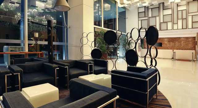 Mercure Jakarta Simatupang, Book Hotel Hotels in Jakarta with Parking, Parking