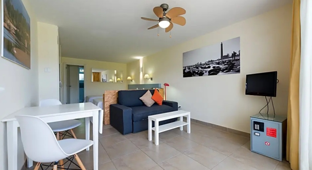 Апартаменты с видом на воду Apartamentos El Capricho