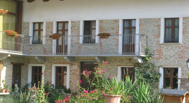 Agriturismo ErcolAna, Забронировать Фермерский дом Фермерские дома Пьемонта, Фермерский дом