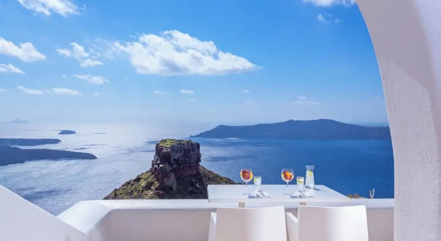 Номер Superior с балконом Astra Suites