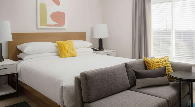 Двухместный люкс с балконом WaterWalk Extended Stay by Wyndham Huntsville
