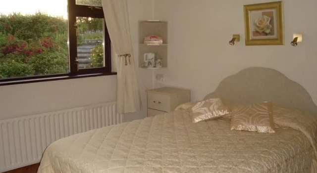 Innisfree, Book Hotel Bunratty Clare