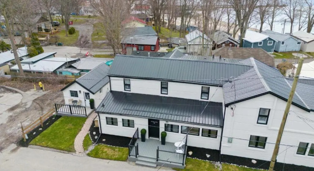 Lake Erie luxurious 2 BDR Condo with Beach access, Varaa Hotelli  
