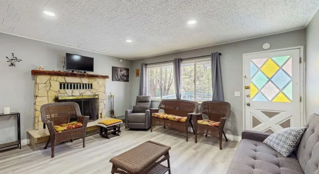 Коттедж Dog-friendly Home in Running Springs - Near Hiking