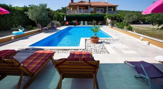 Апартаменты с видом на сад Leylandia Holiday house