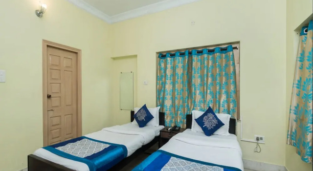 OYO 10364 Fortress Guest House, Prenota Affittacamere Hotel a West Bengal con parcheggio, Parcheggio