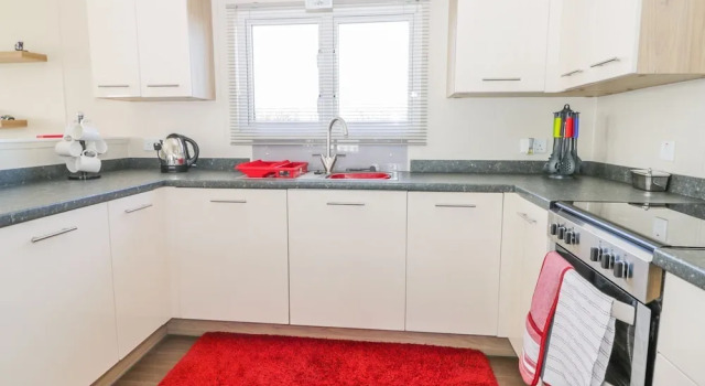 Superb Detached Lodge Located on Skipsea Sands, Забронировать Дом для отпуска Отели Англии с бассейном, Бассейн