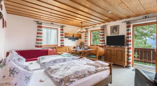 Ferienwohnung Rohnberg, Varaa Huoneisto Hotellit Baijeri pysäköinnillä, Pysäköinti