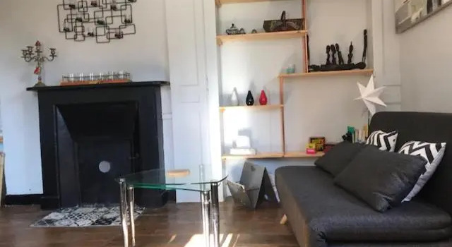 Appartement spacieux 1 chambre en CENTRE VILLE, Забронировать Апартаменты/квартира Отели Лиможа с парковкой, рядом с Церковь Сен-Мишель-де-Лион, Парковка