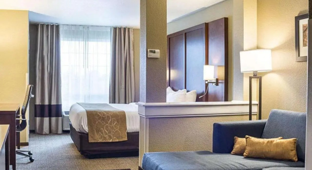 Семейный люкс Comfort Suites Minot South