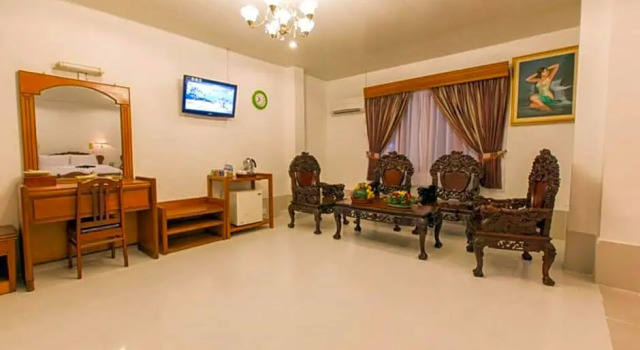Номер Deluxe Asia Hotel