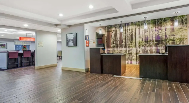 Kautilya Inn & Suites, Varaa Hotelli Hotellit New England uima-altaalla, Uima-allas