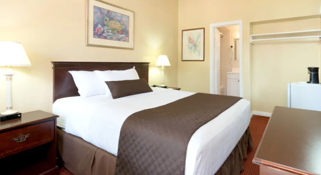 Knights Inn Barrie, Réserver Hôtel Hôtels SPA à Barrie, SPA