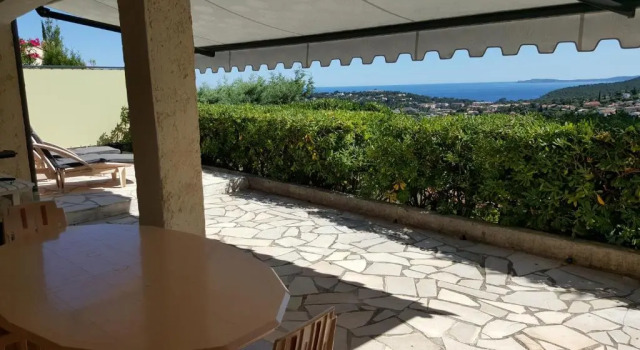 Appartement Rez De Jardin Dans Villa Vue Mer