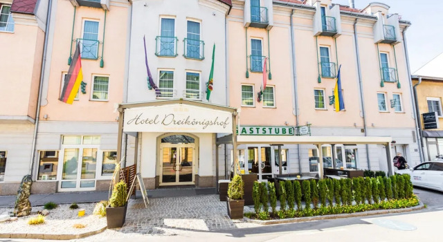 Familie Hopfeld - Hotel Dreikönigshof, Book Hotel Stockerau Weinviertel