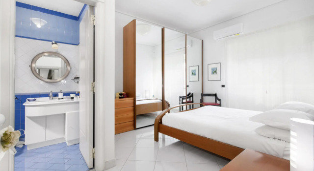 Estate4home - Doria in Sorrento, Забронировать Отель Отели Сорренто с парковкой, рядом с St.Francis Church and Convent, Парковка