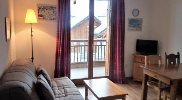 Appartement Albiez-Montrond, 2 pièces, 4 personnes - FR-1-618-14, Prenota Appartamento Hotel a Alvernia con parcheggio, Parcheggio