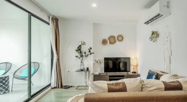 Prime Condo Near Mall & Old Town C185