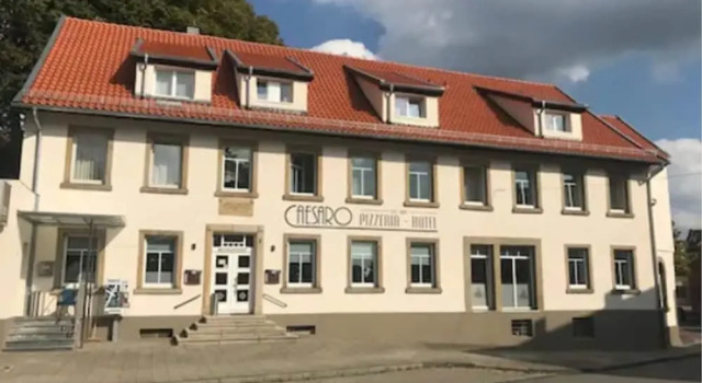 Caesaro Hotel & Pizzeria