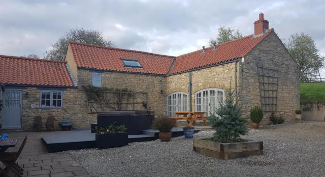 Sands Farm Cottages, Забронировать Фермерский дом Отели Северного Йоркшира с парковкой, Парковка