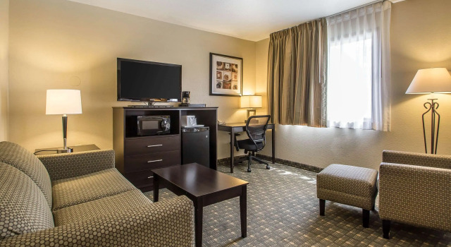 Quality Inn & Suites Decorah