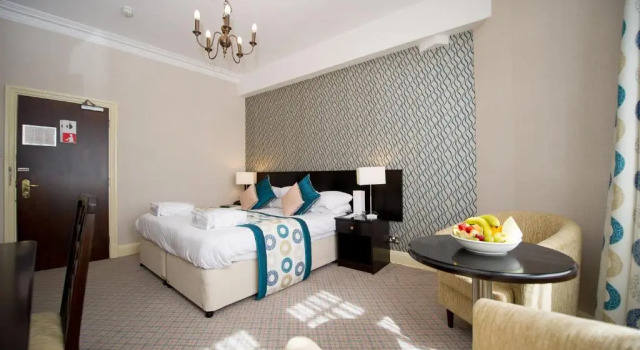 Двухместный номер Superior Crown & Mitre Hotel