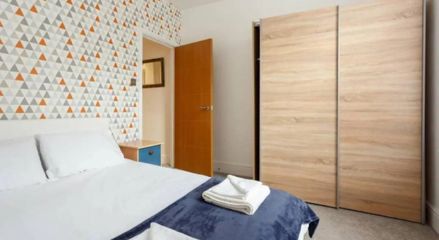 Stylish 2 bed 2 bath *Close To Beach and Centre with parking*, Забронировать Отель Отели Борнмута с парковкой, рядом с Парк Мейрик, Парковка
